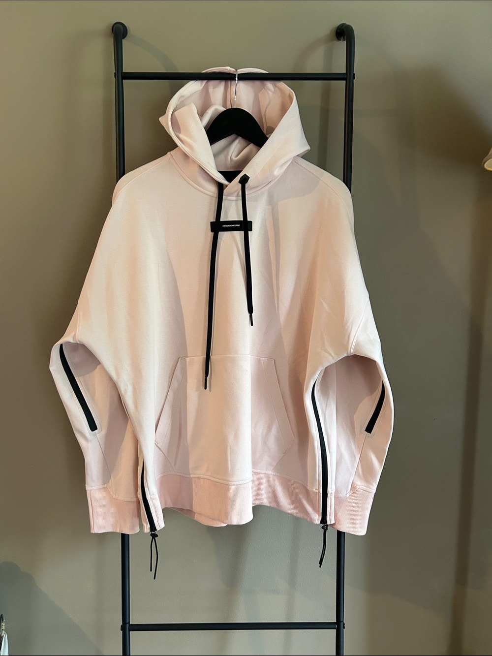 ON CLOUD Focus Tech Light Pink Hoodie with Black Trim